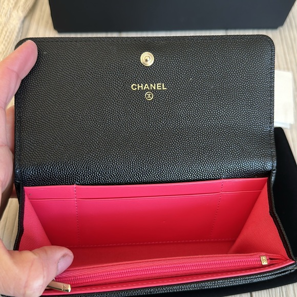 Chanel Black Quilted Wallet - Picture 6 of 17